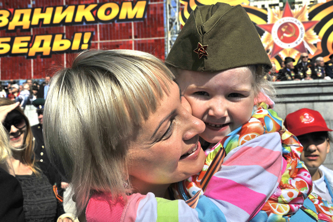 Всероссийская акция «Георгиевская ленточка» стартовала в Волгограде Волгоград, 9 мая, День Победы 70, георгиевская лента, афиша Волгограда, праздник, акция