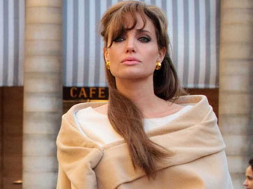 Анджелина Джоли (Angelina Jolie) получает около $27 млн в год Анджелина Джоли (Angelina Jolie) получает около $27 млн в год