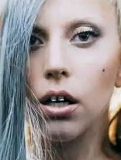 Леди ГаГа не стесняется появляться в странных образах. Леди ГаГа (Lady GaGa)