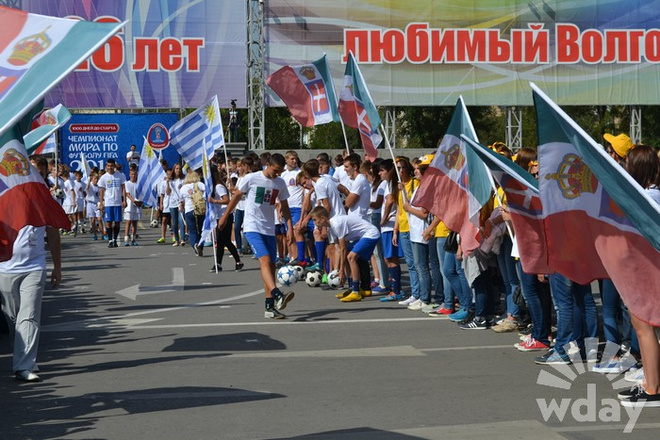 В Волгограде в честь 1000 дней до ЧМ-2018 состоялся флешмоб ЧМ-2018, флешмоб, футбол, мундиаль, Волгоград