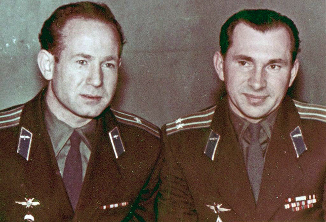 Дважды Герой Советского Союза космонавт Алексей Леонов и Герой Советского Союза летчик-космонавт Павел Беляев Алексей Леонов и Павел Беляев