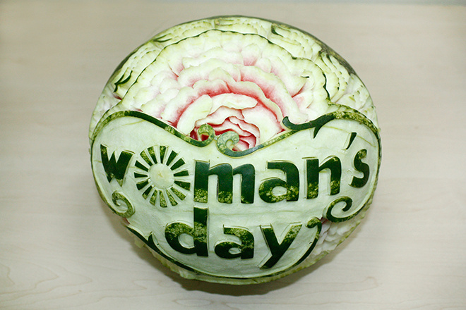 Карвинг для Woman’s Day Живые цветы