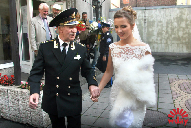 84-летний Краско женился на молодой возлюбленной