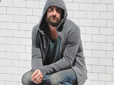 Адам Левин (Adam Levine) отныне усат и бородат. Адам Левин (Adam Levine) отныне усат и бородат.