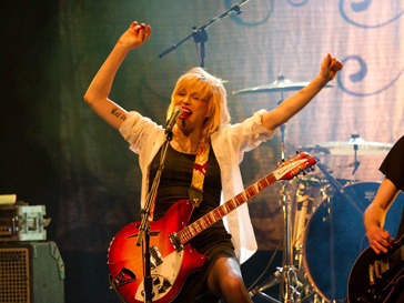 Кортни Лав (Courtney Love) снова отказывается возвращать долги Кортни Лав (Courtney Love) снова отказывается возвращать долги