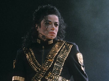 Майкл Джексон (Michael Jackson) продолжает зарабатывать миллионы и после смерти Майкл Джексон (Michael Jackson) продолжает зарабатывать миллионы и после смерти