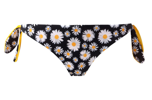 Плавки Tezenis, 499 руб.