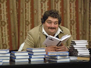 Дмитрий Быков получил премию «Нацбест» Дмитрий Быков получил премию «Нацбест»