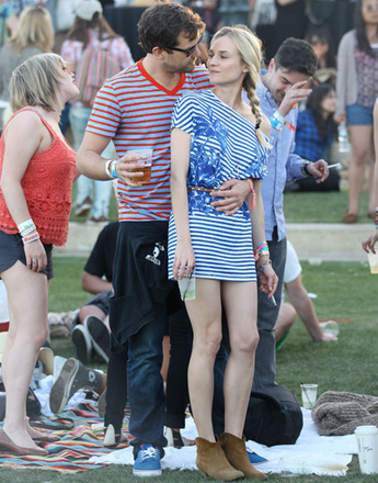 Диана Крюгер (Diane Kruger) и Джошуа Джексон (Joshua Jackson) на музыкальном фестивале Coachella 2012