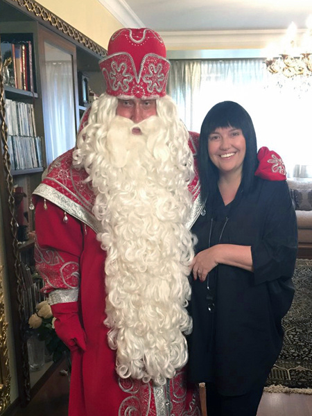 Алла Духова с Дедом Морозом Алла Духова фото