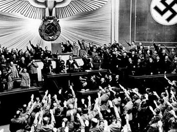 Туристы смогут увидеть своими глазами места, где Гитлер вершил историю Туристы смогут увидеть своими глазами места, где Гитлер вершил историю
