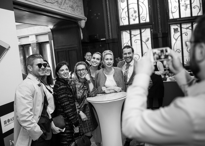Сними меня, фотограф: звезды на презентации смартфонов Huawei Сними меня, фотограф: звезды на презентации смартфонов Huawei