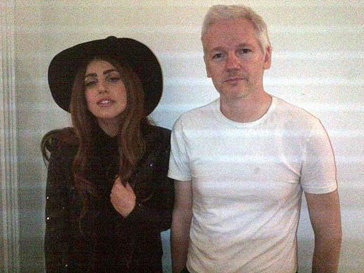 Джулиан Ассанж (Julian Assange) и Леди ГаГа (Lady GaGa) Джулиан Ассанж (Julian Assange) и Леди ГаГа (Lady GaGa)