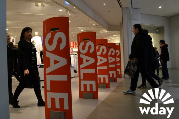 Волгоград, ночь Sale в ТРЦ "Акварель", 24 января 2015 Скидки, распродажи, sale