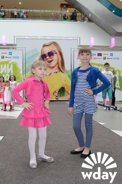 Детский показ моды в ТРЦ Акварель 4 апреля Модная детская одежда, детская мода фото