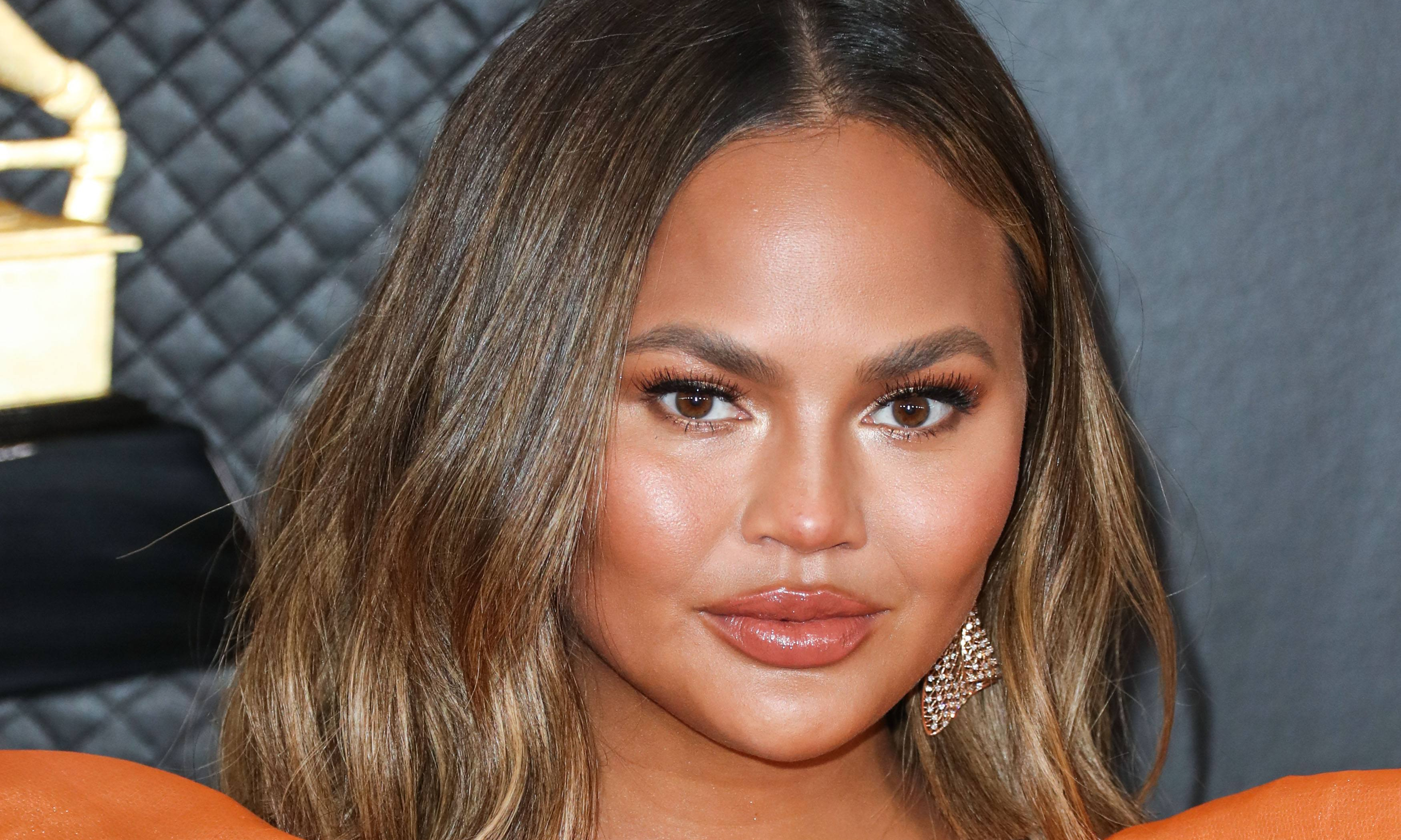 Chrissy Teigen New Haircut 2021