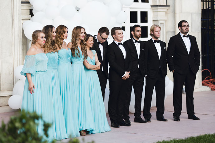 Подружки невесты и друзья жениха