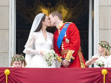 Платье Кейт Миддлтон (Kate Middleton) по-прежнему вызывает бешеный интерес Платье Кейт Миддлтон (Kate Middleton) по-прежнему вызывает бешеный интерес