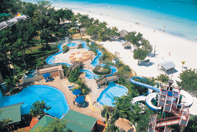 Водный парк в отеле Beaches Negril Resort & Spa. Водный парк в отеле Beaches Negril Resort & Spa.