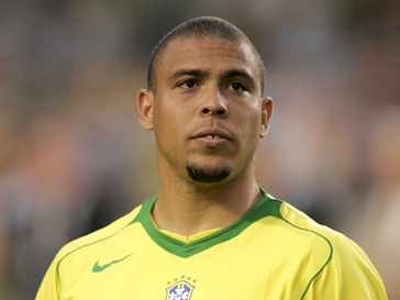Роналдо (Ronaldo) входит в сотню лучших игроков мира Роналдо (Ronaldo) входит в сотню лучших игроков мира