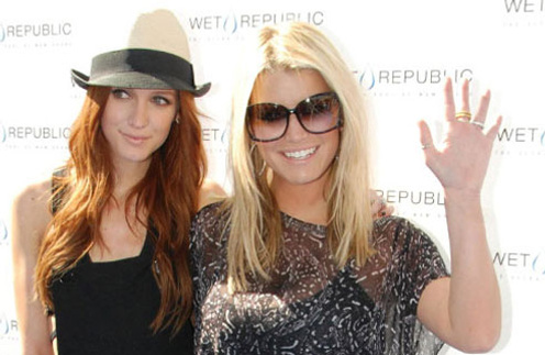 Джессика Симпсон (Jessica Simpson) и Эшли Симпсон (Ashlee Simpson) Джессика Симпсон (Jessica Simpson) и Эшли Симпсон (Ashlee Simpson)