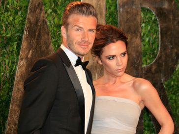 Дэвид Бекхэм (David Beckham) восхищается своей женой Викторией (Victoria Beckham) Дэвид Бекхэм (David Beckham) восхищается своей женой Викторией (Victoria Beckham)