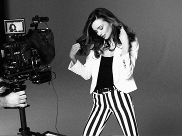 Миранда Керр (Miranda Kerr) объявлена новым лицом испанского бренда Mango Миранда Керр (Miranda Kerr) объявлена новым лицом испанского бренда Mango