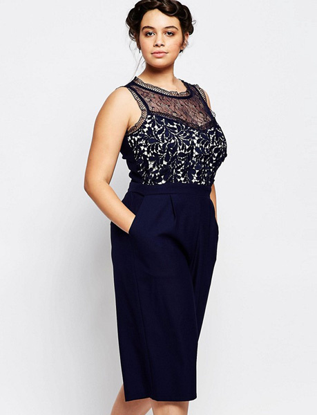 Комбинезон Little Mistress Plus, 6590 р. (Asos.com) Комбинезон Little Mistress Plus, 6590 р. (Asos.com)