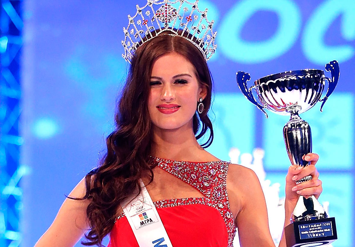 Мисс Англия 2014" стала 24-летняя студентка медицинского факультета.