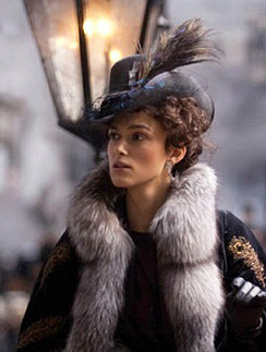 Кира Найтли предстала в образе Карениной. Кира Найтли (Keira Knightley )