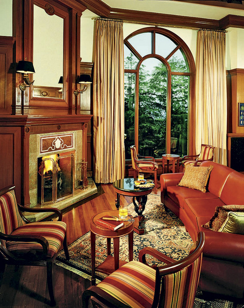 Отель Oberoi Wildflower Hall был обновлен в 2001 году. достаточно взглянуть на эту картинку — белый замок на вершине горы, утопающий в сосновых лесах, — чтобы почувствовать, какой там воздух. Отель Oberoi Wildflower Hall был обновлен в 2001 году. достаточно взглянуть на эту картинку — белый замок на вершине горы, утопающий в сосновых лесах, — чтобы почувствовать, какой там воздух.