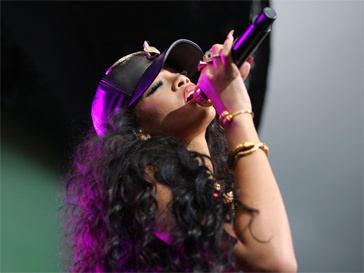 Рианна (Rihanna) любит подкрепиться перед выступлением. Рианна (Rihanna) любит подкрепиться перед выступлением.