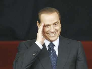 Сильвио Берлускони (Silvio Berlusconi) больше не является главой итальянского правительства Сильвио Берлускони (Silvio Berlusconi) больше не является главой итальянского правительства