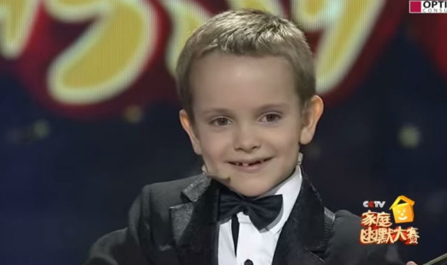 6-летний Гордей Колесов в эфире китайского ТВ 6-летний Гордей Колесов в эфире китайского ТВ