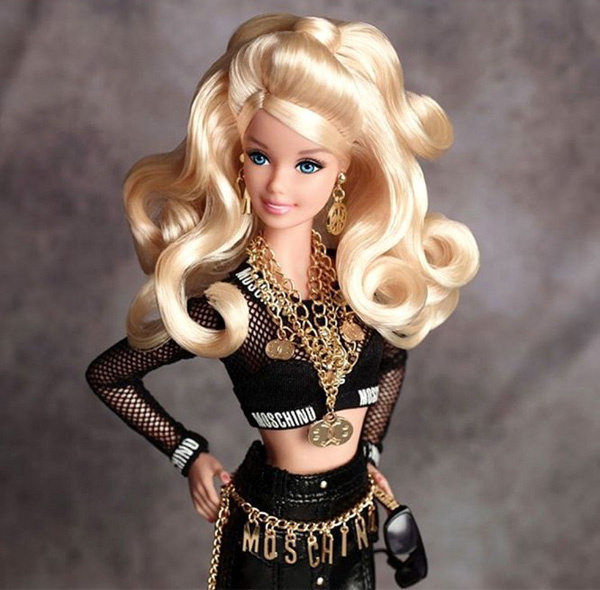 Кукла Барби в нарядах от Moschino Кукла Барби в нарядах от Moschino