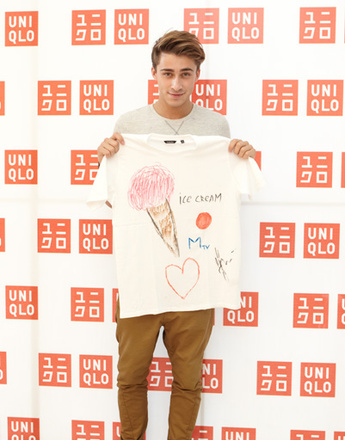 Так выглядит футболка Артема Королева для Uniqlo