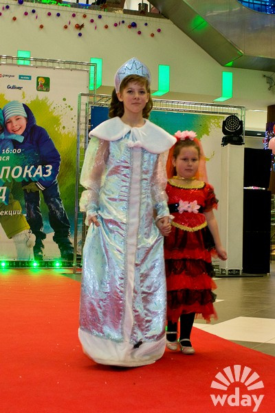 Волгоград, 29 ноября 2014 г., ТРЦ "Акварель", показ детской зимней одежды Модная детская одежда, новогодний костюм для ребенка