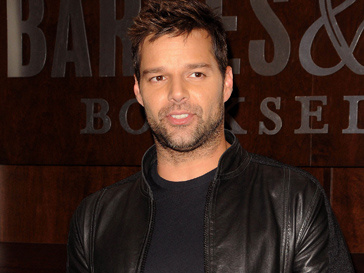 Рики Мартин (Ricky Martin) поблагодарил родителей и возлюбленного Рики Мартин (Ricky Martin) поблагодарил родителей и возлюбленного