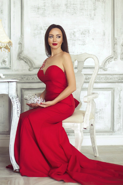 Еще одна красотка из Петербурга – Снежана Баранова, участница Mrs. International 2014 Снежана Баранова