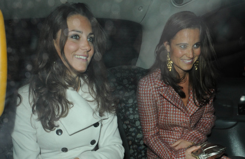 Сестры Кейт и Пиппа Миддлтон (Kate and Pippa Middleton) - частые гости светских раутов Лондона. Сестры Кейт и Пиппа Миддлтон (Kate and Pippa Middleton) - частые гости светских раутов Лондона.