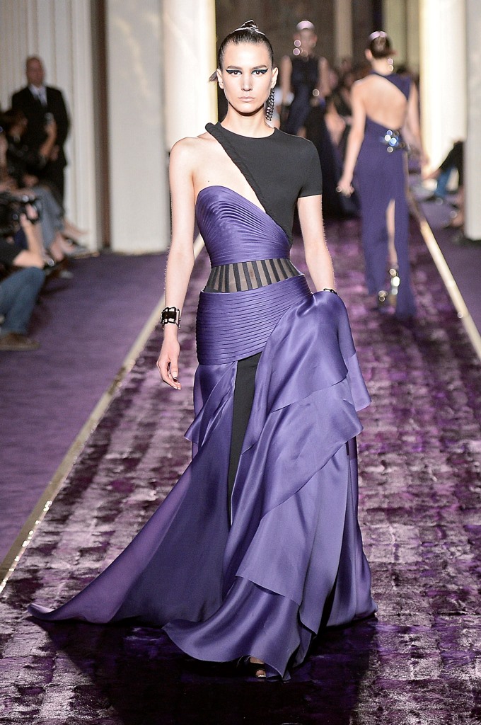 В Париже прошел показ Atelier Versace