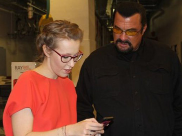 Ксения Собчак и Стивен Сигал (Steven Seagal) Ксения Собчак и Стивен Сигал (Steven Seagal)