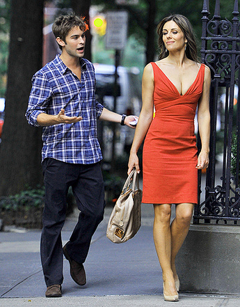 Чейс Кроуфорд (Chace Crawford) и Лиз Херли (Elizabeth Hurley)
