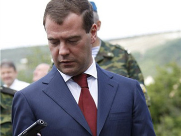 Дмитрий Медведев решил «тряхнуть всю транспортную милицию» Дмитрий Медведев решил «тряхнуть всю транспортную милицию»