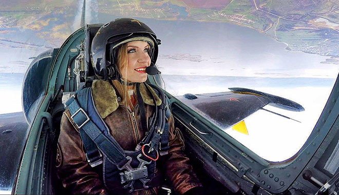 Студентка ССЭИ выступила с пилотажной группой «Русь» на Гагаринском поле Студентка ССЭИ выступила с пилотажной группой «Русь» на Гагаринском поле