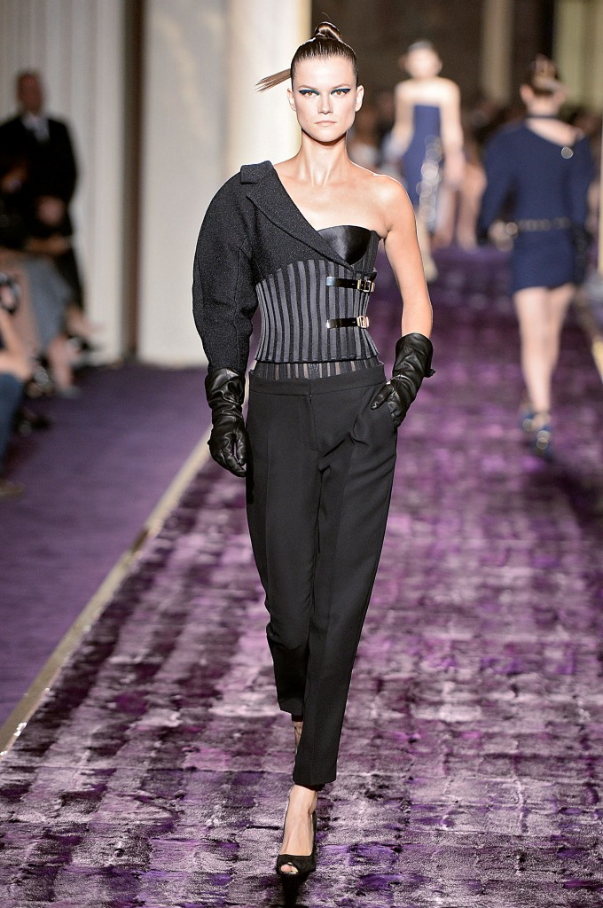 В Париже прошел показ Atelier Versace