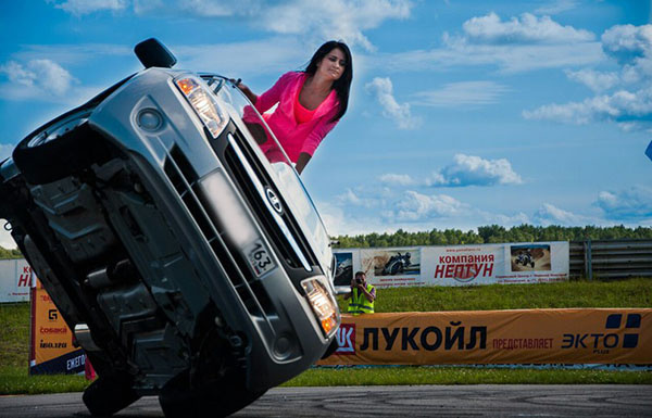 Автоледи Тольятти: как они ведут себя на дороге и с инспекторами ГИБДД Автоледи Тольятти, Анастасия Горецкая, автородео Тольятти