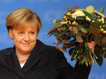 Ангела Меркель (Angela Merkel) принимала цветы и поздравления Ангела Меркель (Angela Merkel) принимала цветы и поздравления