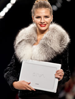 В линейке Sony VAIO C14’’ есть модели самых актуальных цветов сезона весна-лето 2012. В линейке Sony VAIO C14’’ есть модели самых актуальных цветов сезона весна-лето 2012