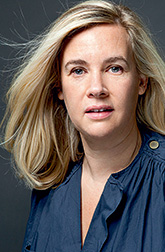 Элен Дарроз (Hélène Darroze), чье мастерство шеф-повара отмечено двумя звездами Michelin, руководит ресторанами в Париже, Лондоне и Москве (подробнее см. на ее сайте helenedarroze.com). Каждый месяц она делится с нами своими самыми любимыми рецептами и рассказывает о том, что стало для нее источником кулинарного вдохновения.